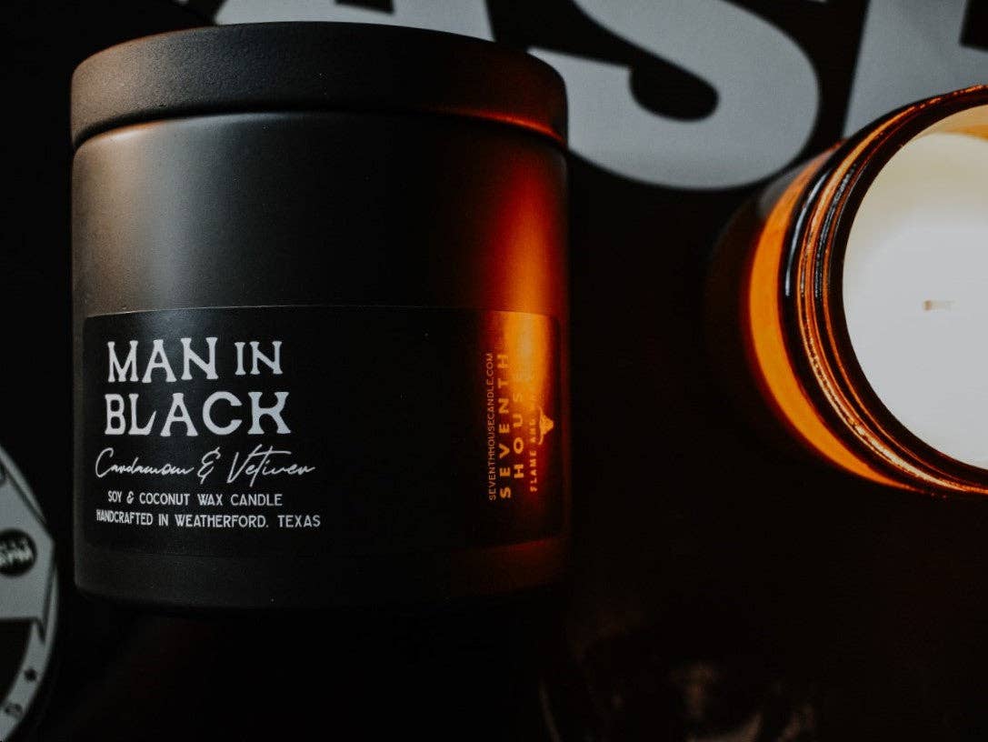 MAN IN BLACK - Cardamom & Vetiver Candle